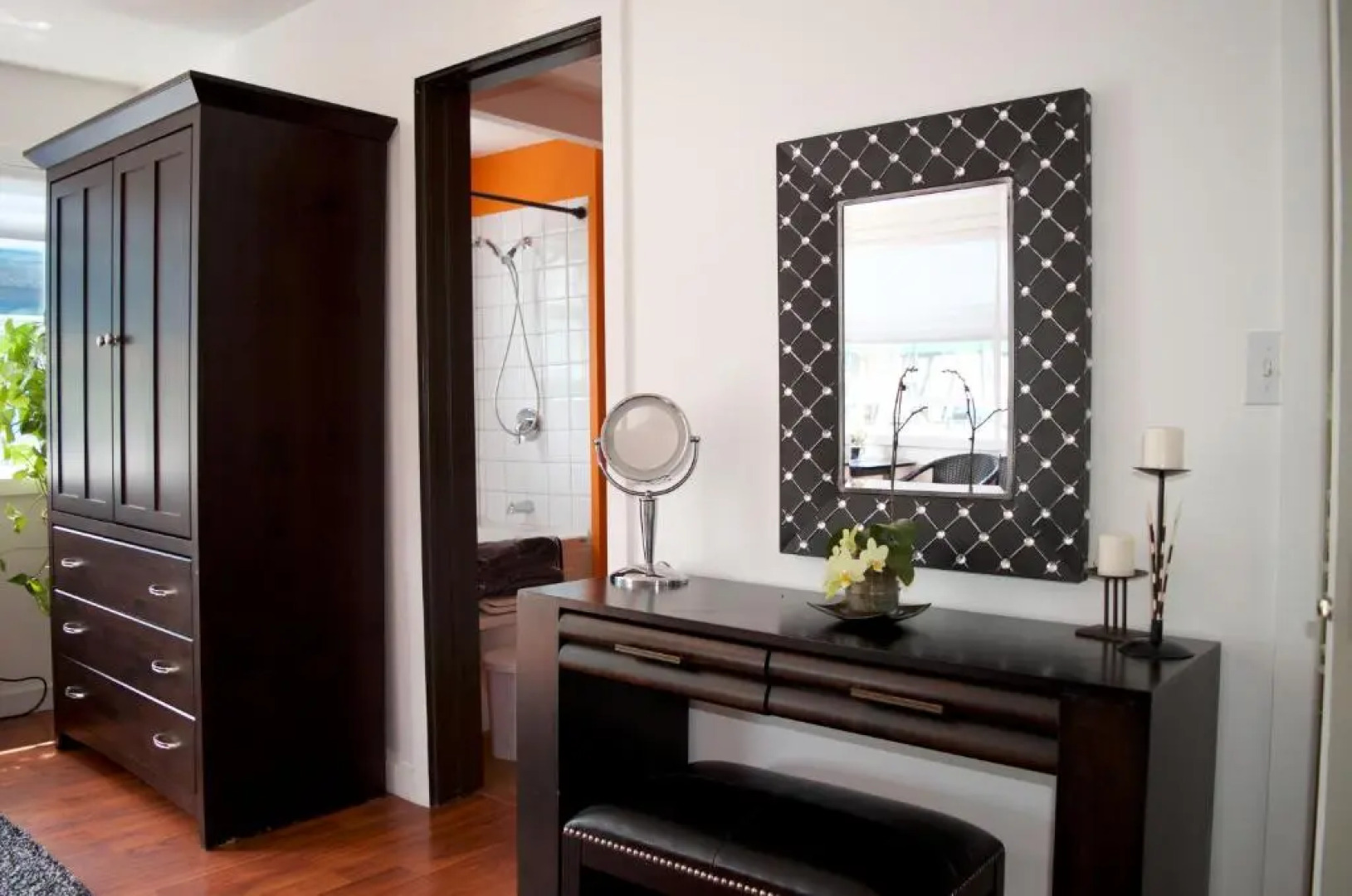 A Float Home B&B in Fisherman’s Wharf