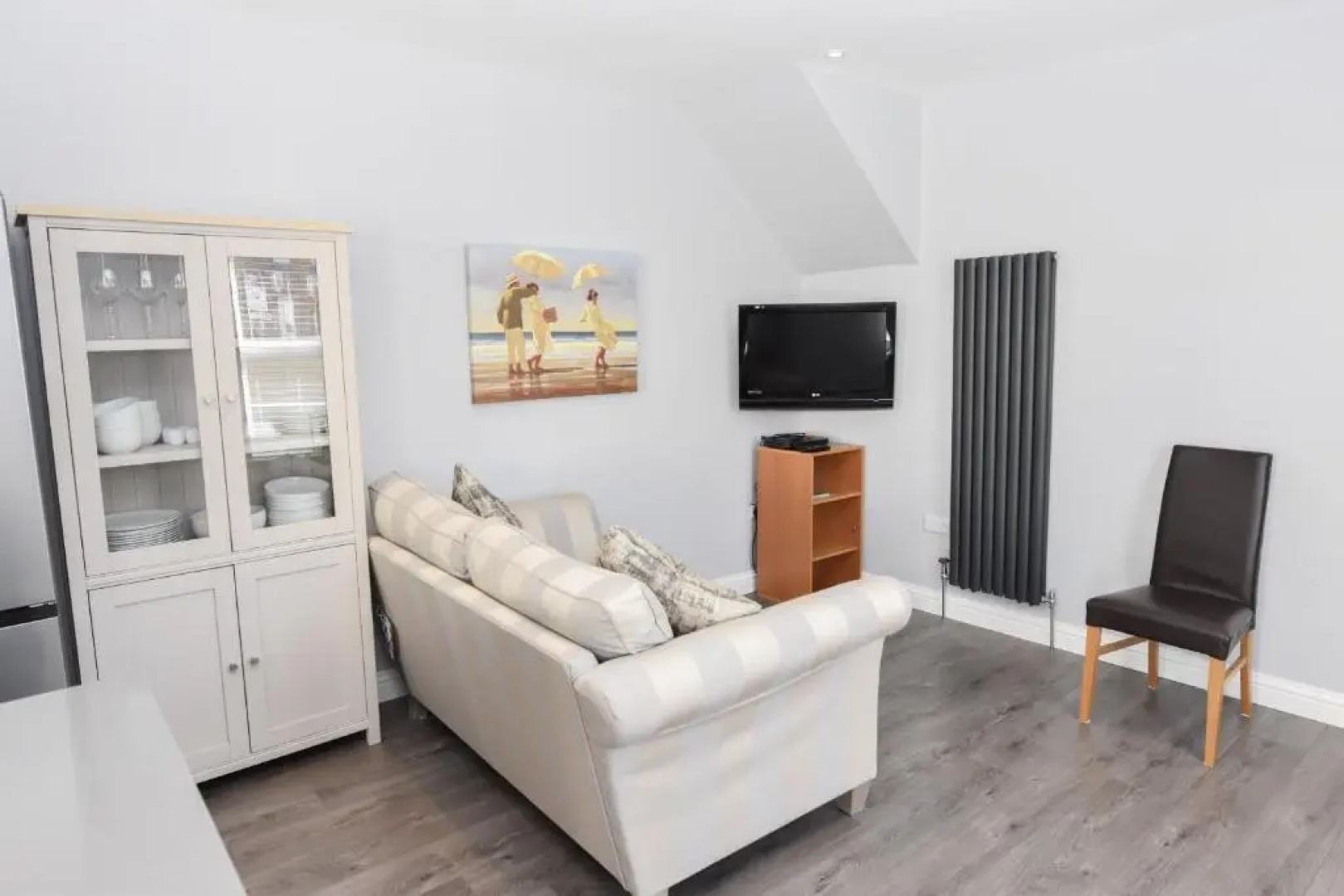 Seaside Cottage Moments From Ryde s Golden Sands Sleeps 4