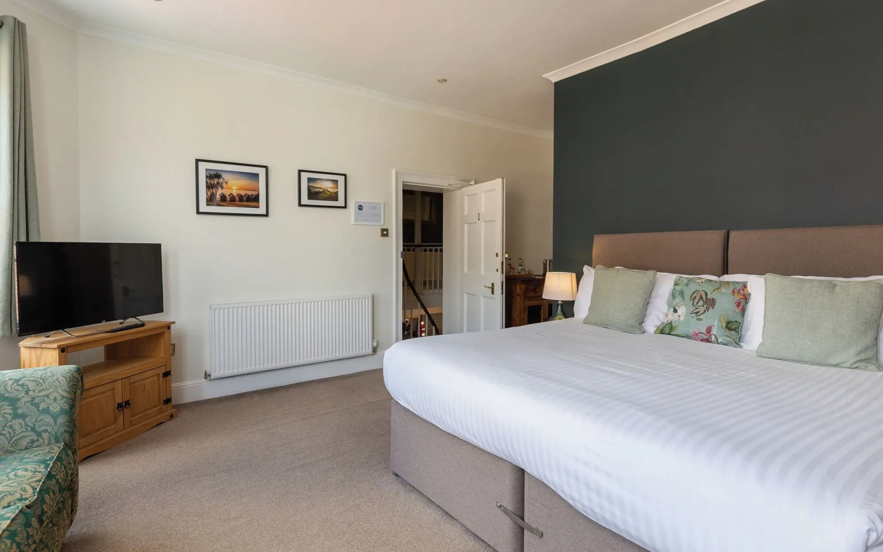 Hewitt's Restaurant & Rooms