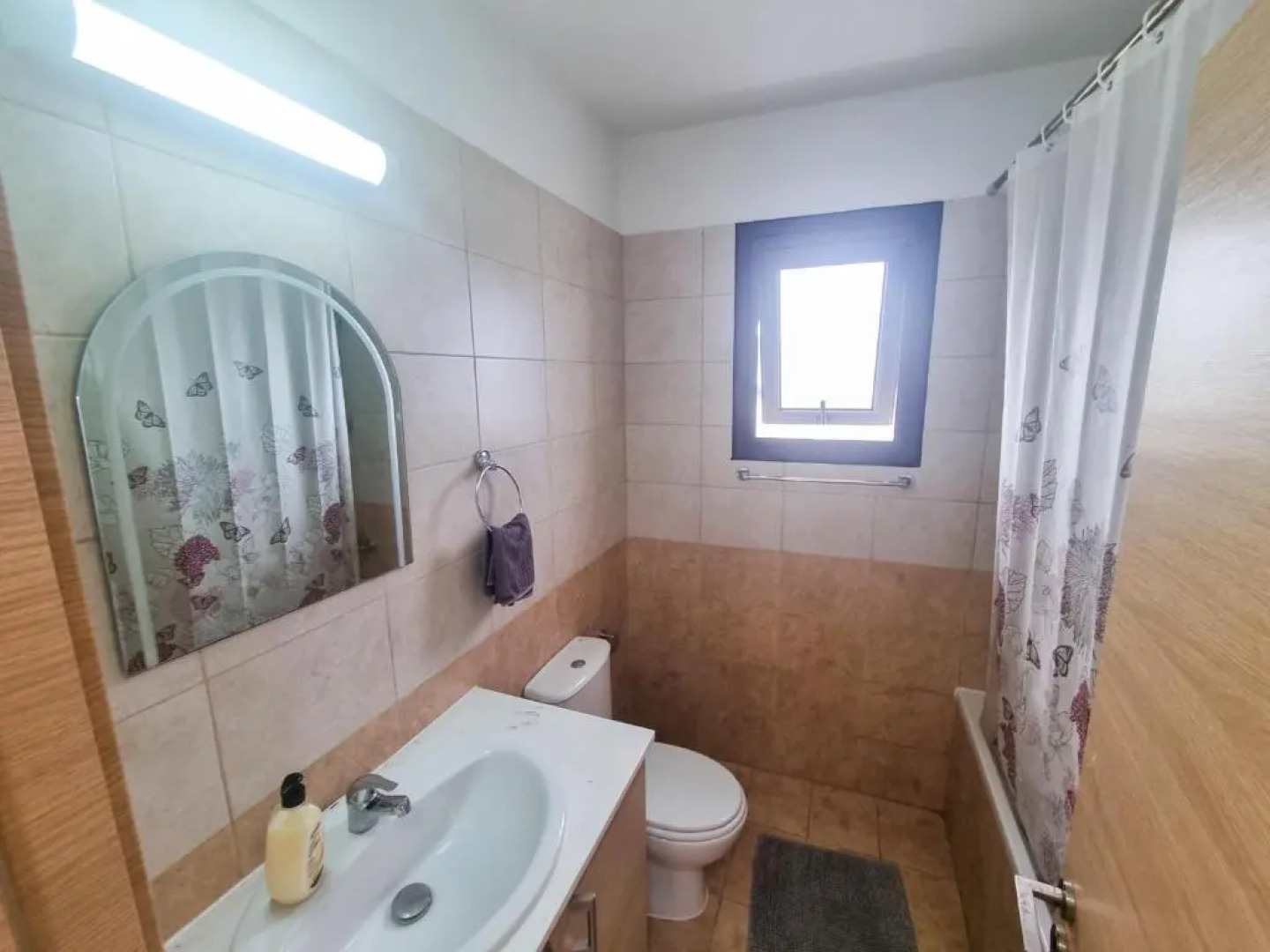 Green Leaf Apartment