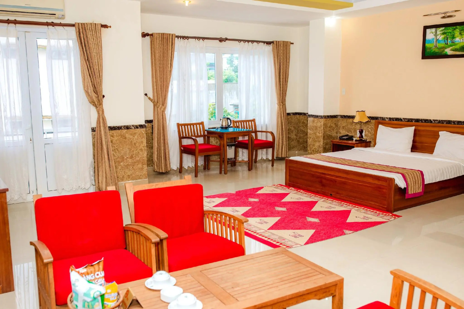 Hoang Van Hotel