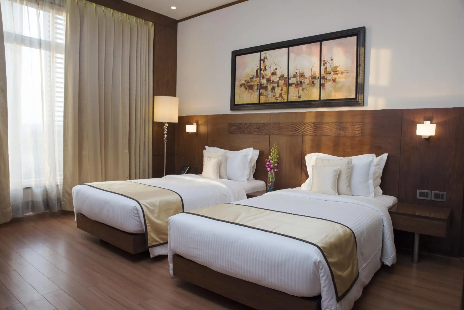 Monotel Luxury Business Hotel