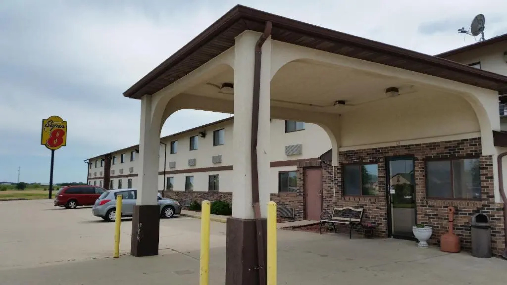 Western Inn & Suites