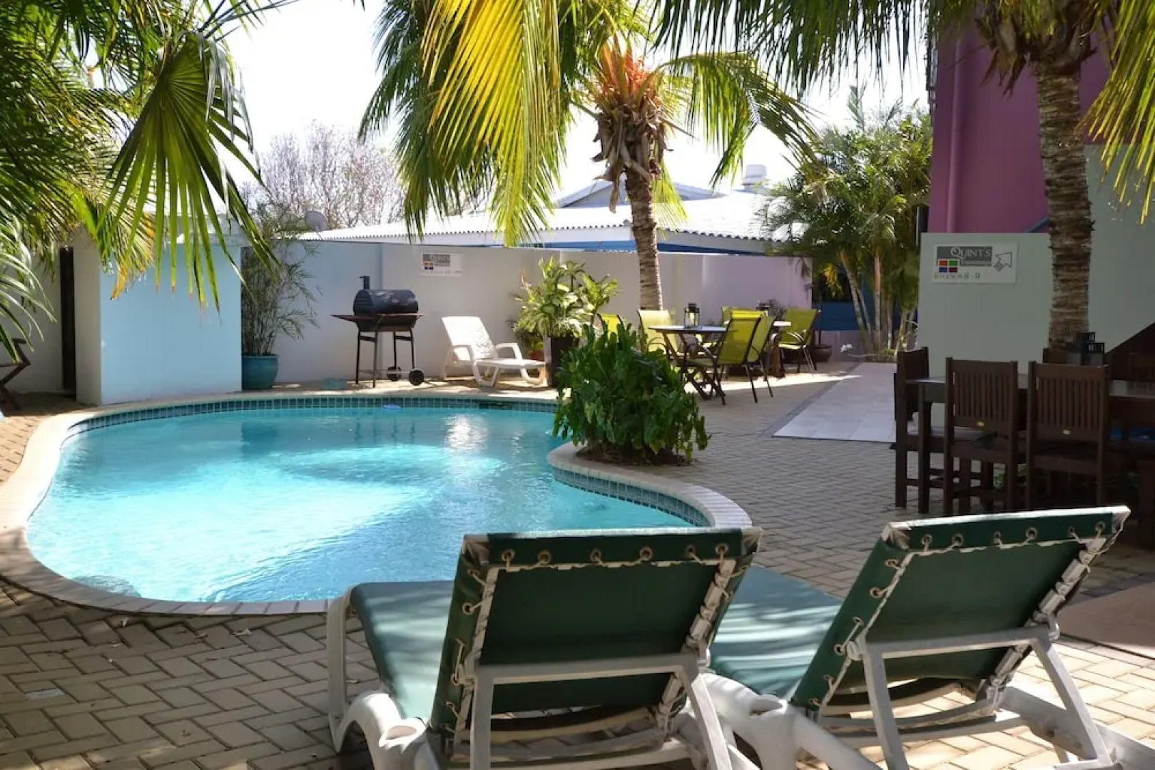 Quint's Travelers Inn