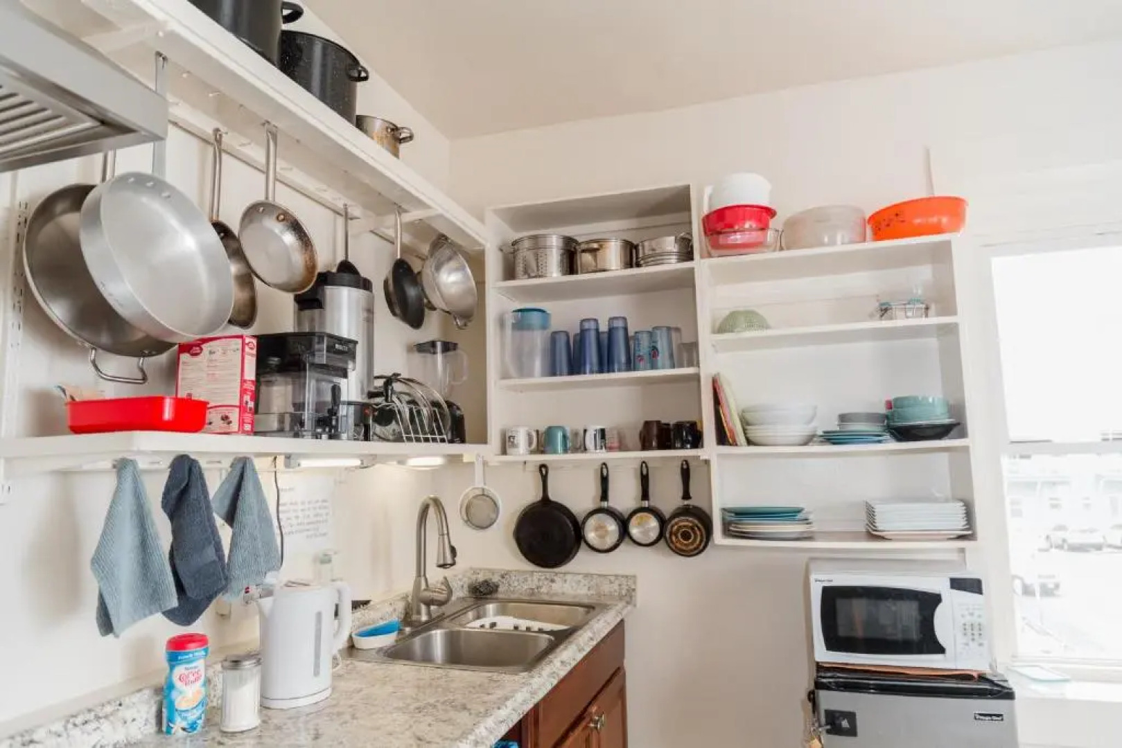 ITH Hermosa Beach Surf Hostel LAX