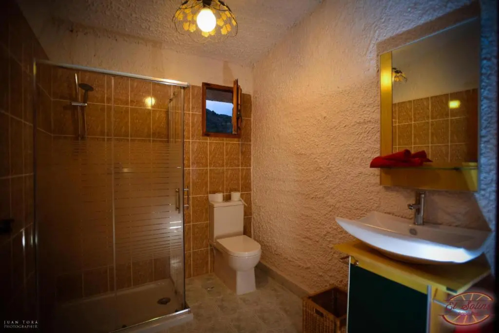 Casas y Cuevas El Solins