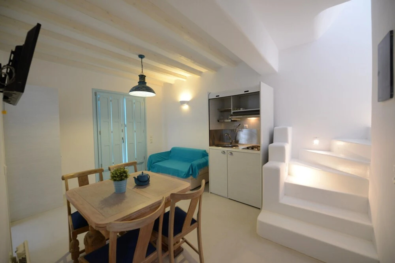 Nephiria's Villa Danelina next to Ornos&Psarou beach