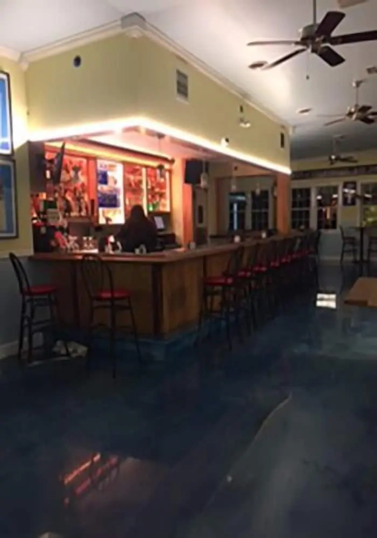 Lake Inn and Restaurant