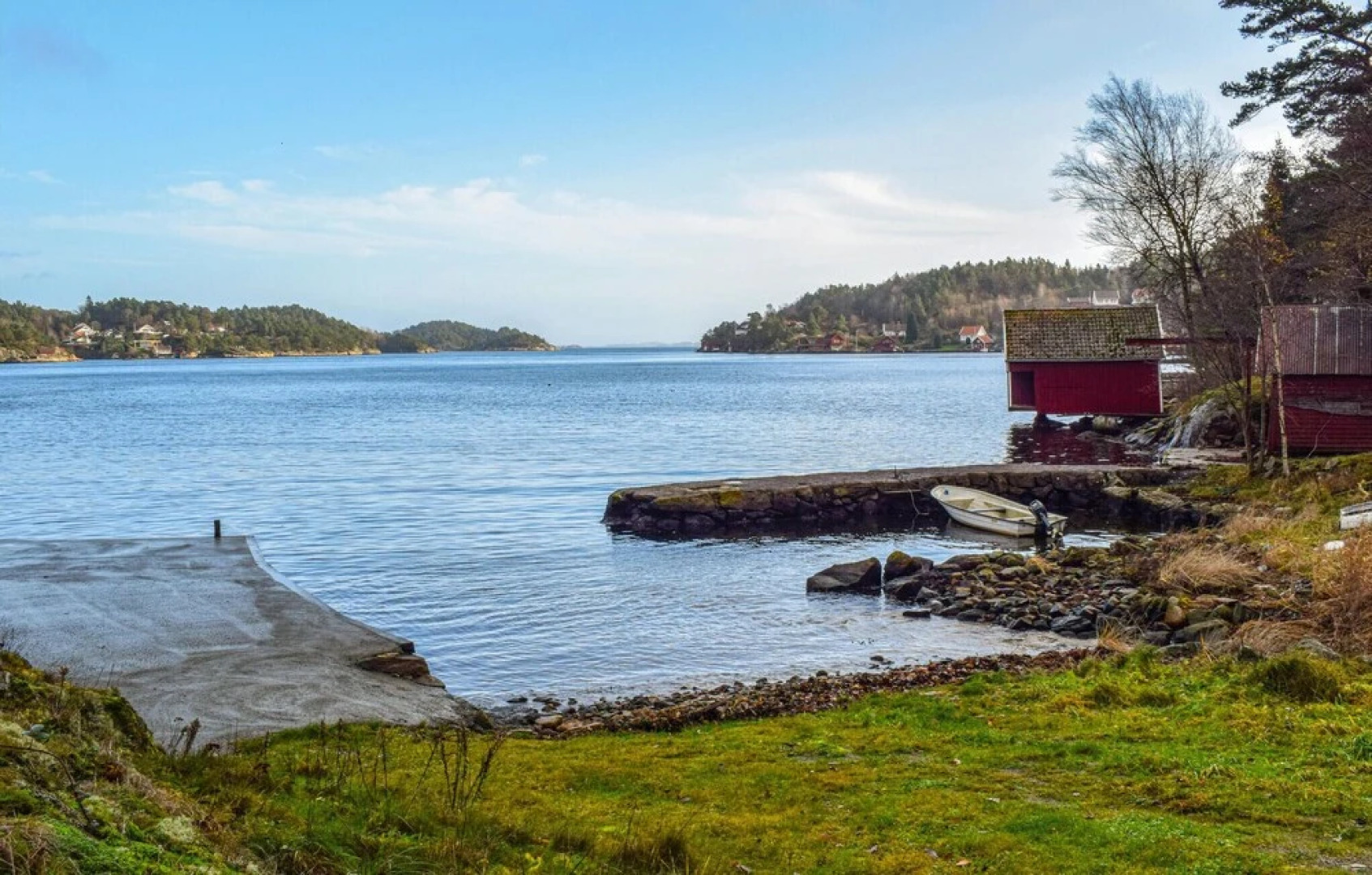 Beautiful Home in Mandal With 8 Bedrooms, Jacuzzi and Wifi