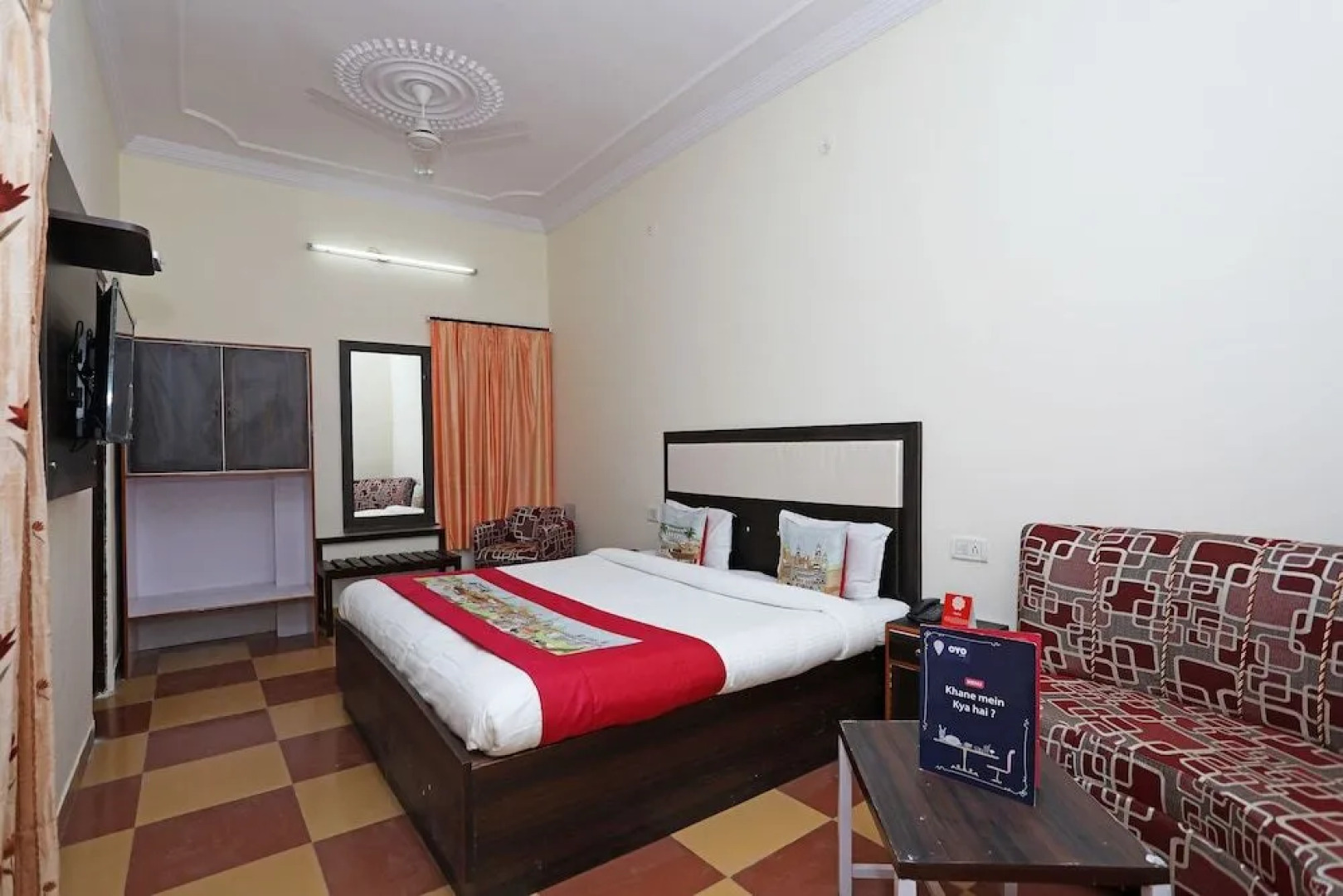 OYO 10413 Hotel Royal Plaza