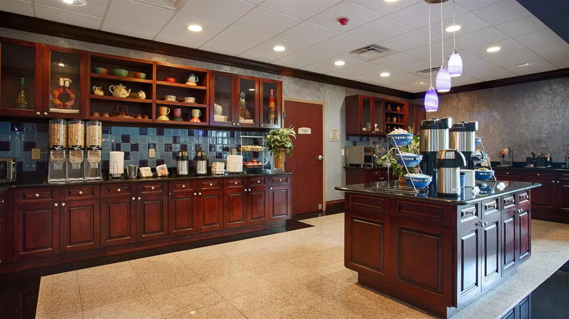 Best Western Plus Lake County Inn & Suites