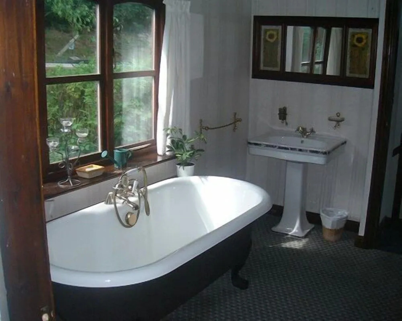 Horseshoe Pass Holiday Lets