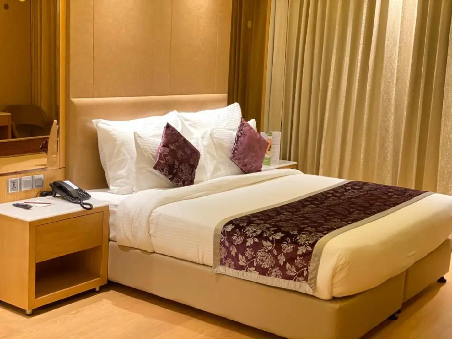 NIRVANA Luxury Hotel l Ludhiana