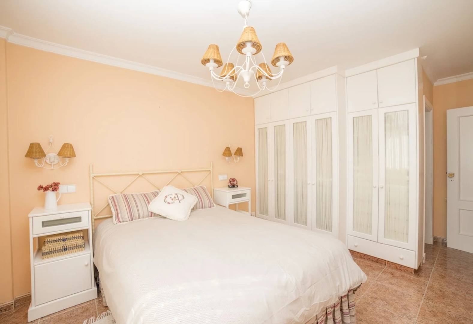 Lightbooking- Salty Salinetas