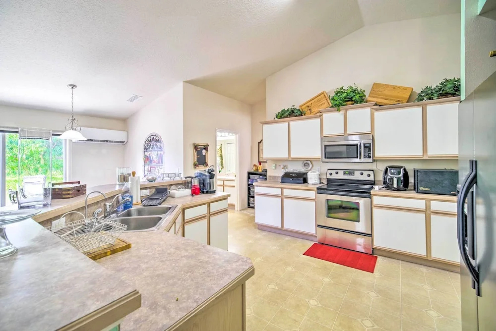 'banzai Palm Bay' Home Near Parks & Beaches!