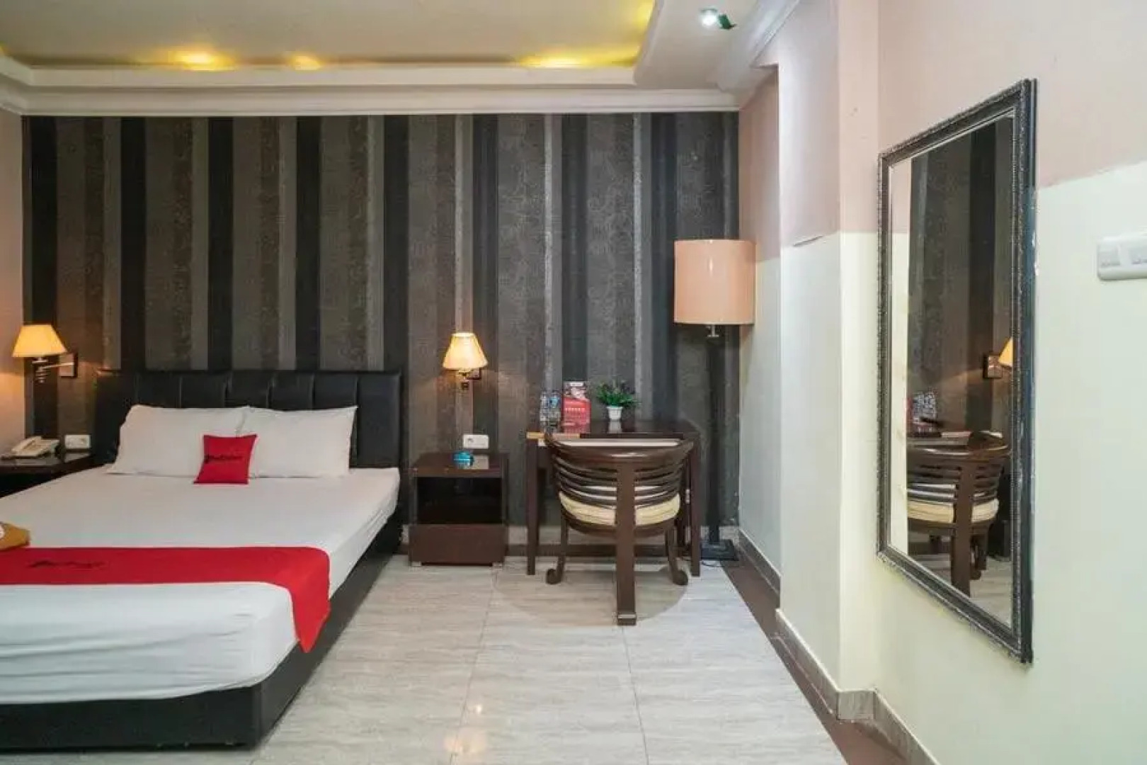 RedDoorz Plus near Simpang Tiga Tritayasa Cilegon