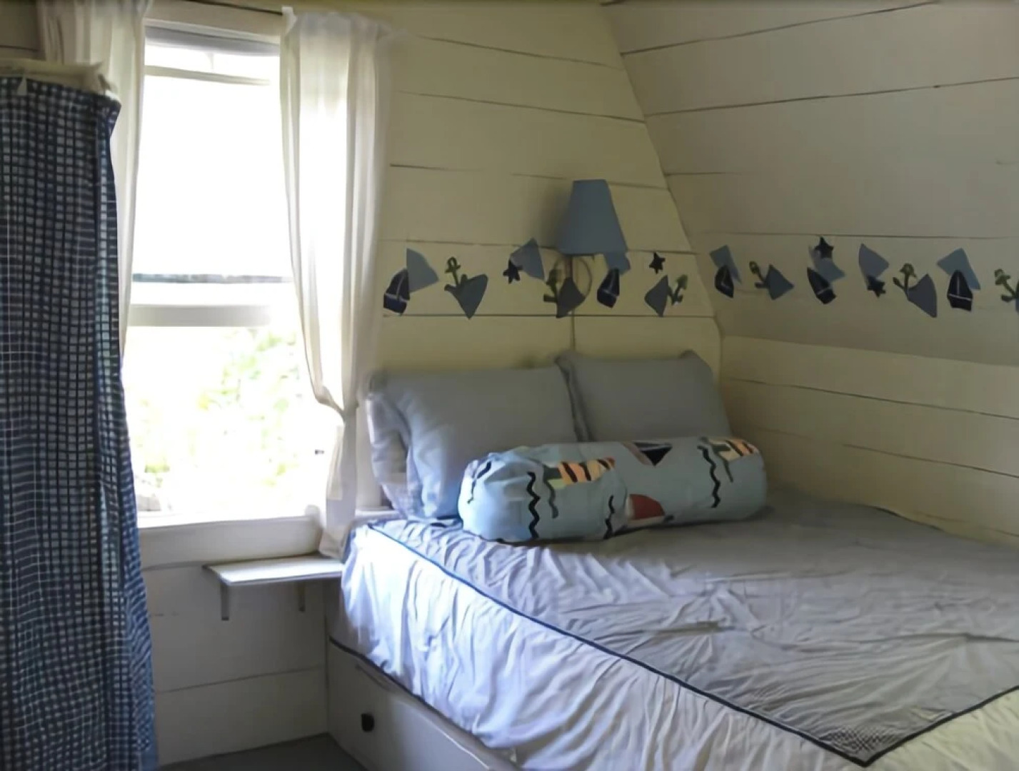 Barnacle on Bucks Harbor - Four Bedroom Home