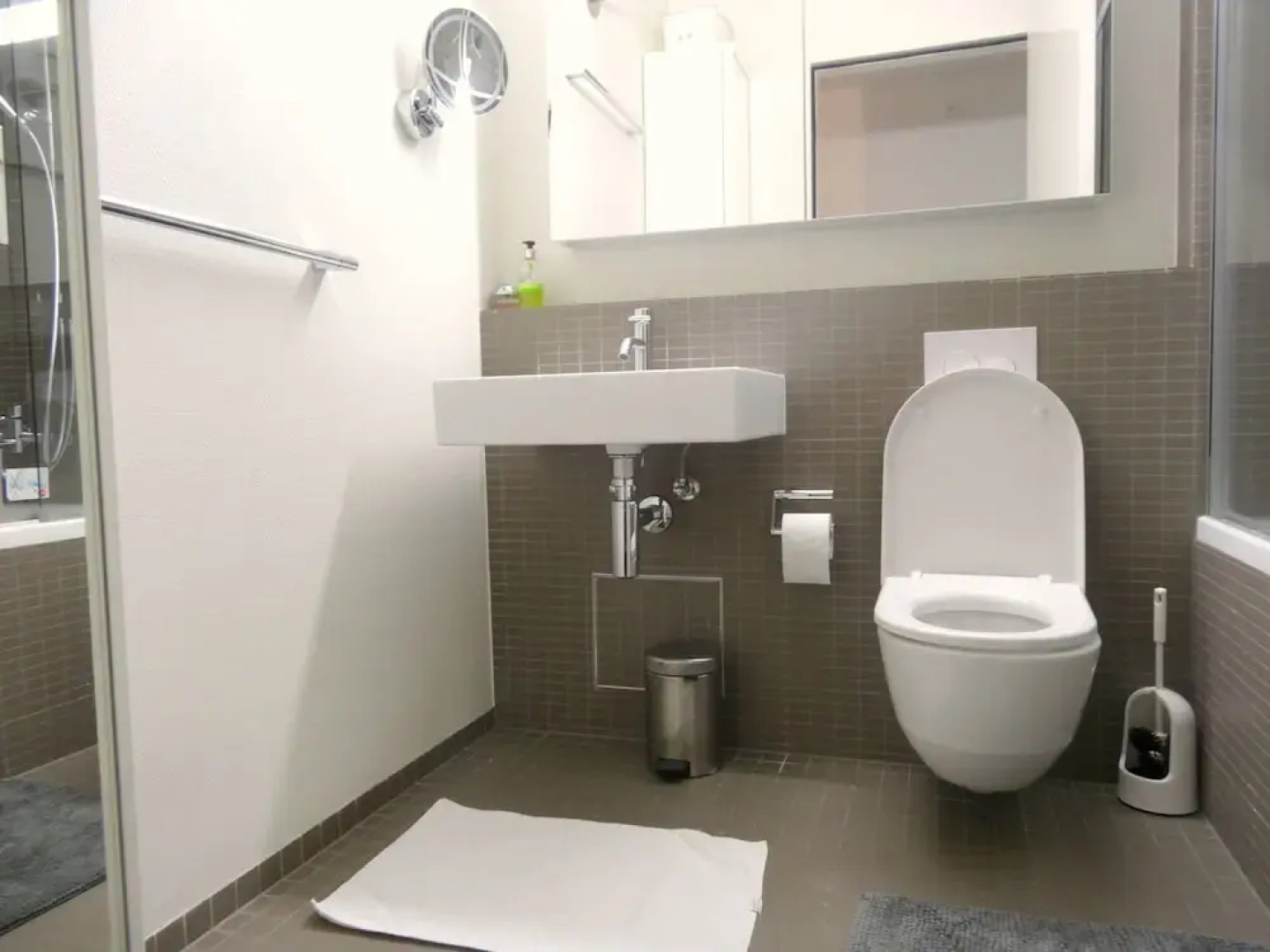 AirHosted - Zurich Vacation Home Rentals