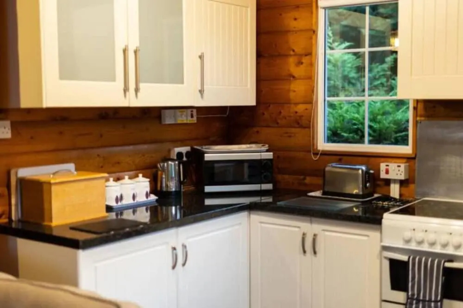 Mountain View 2 Bed Log Cabin