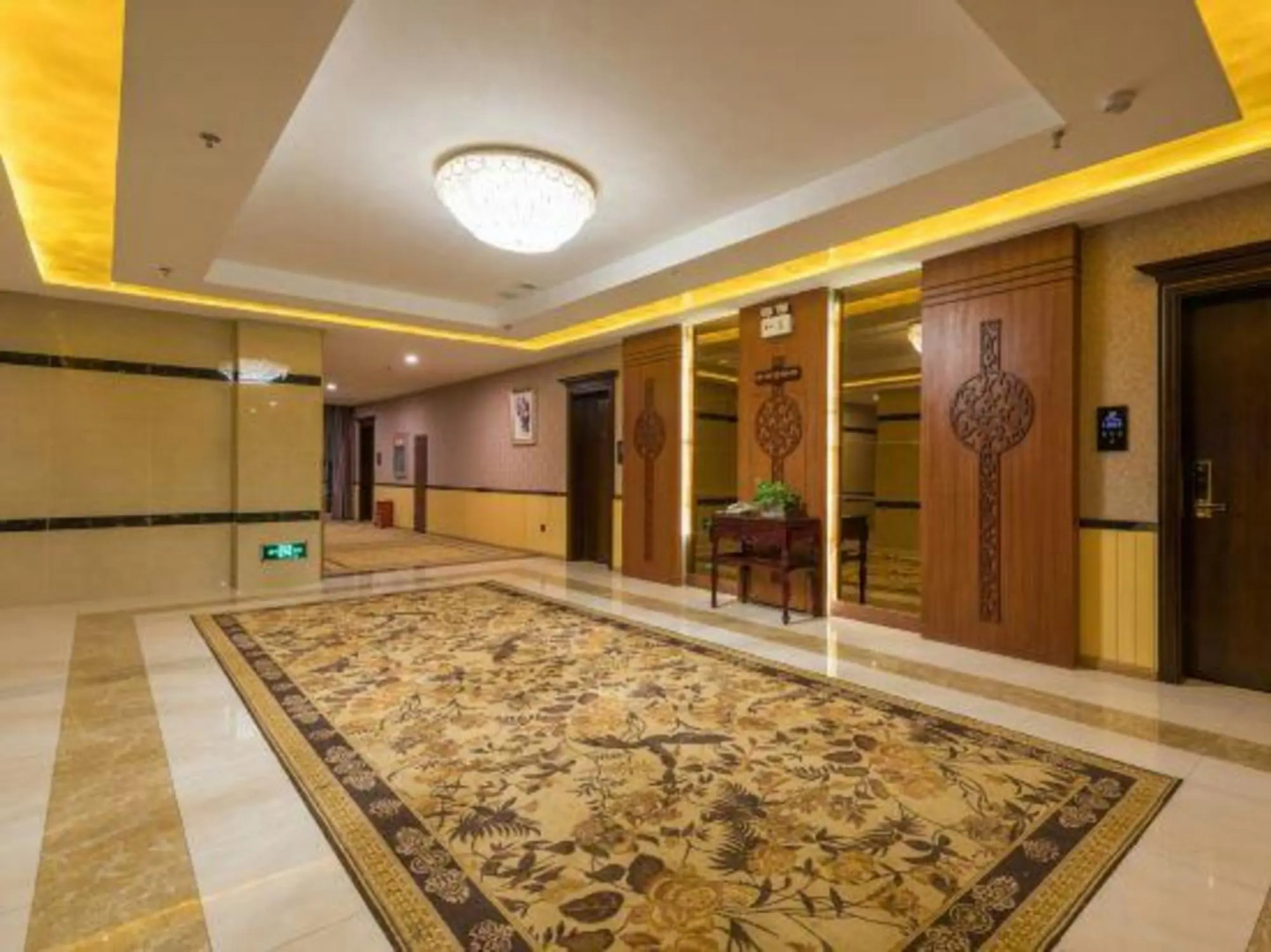 Golden Begonia Donggang Hotel Lincang