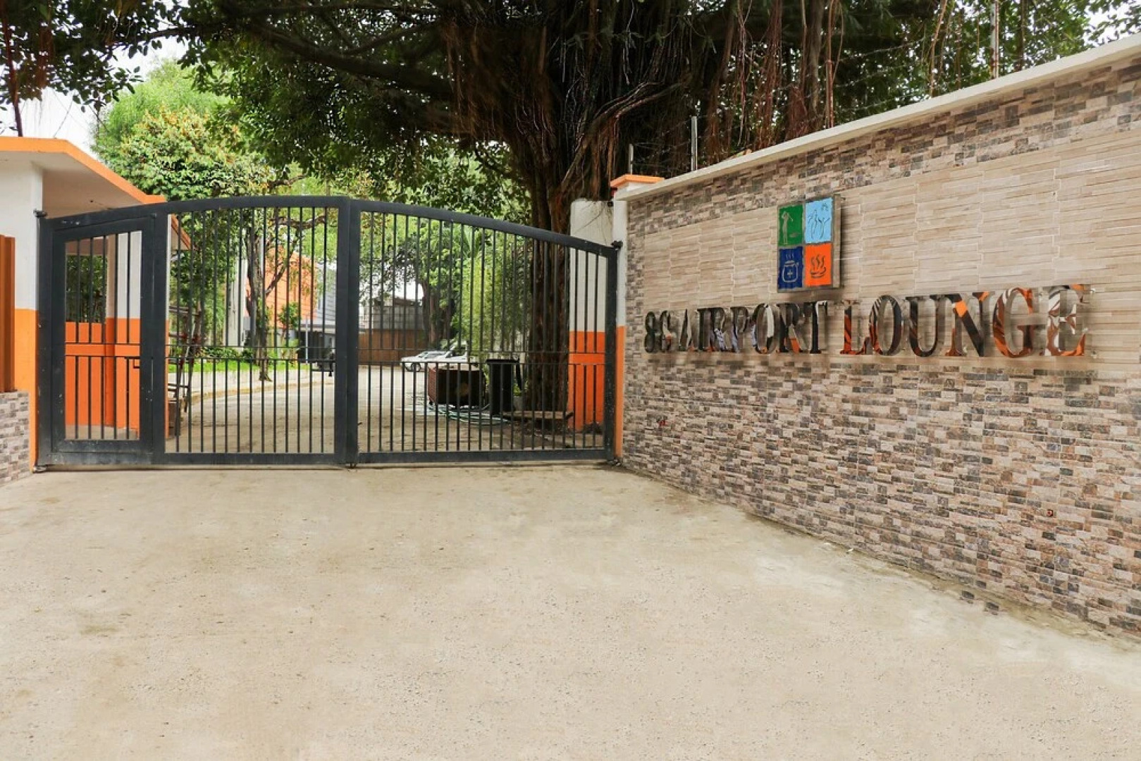 OYO 627 88 Airport Lounge