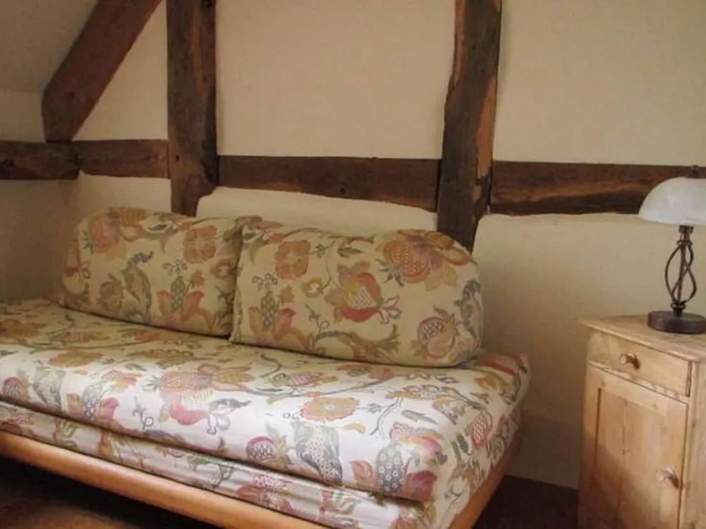 Spacious Apartment With Garden