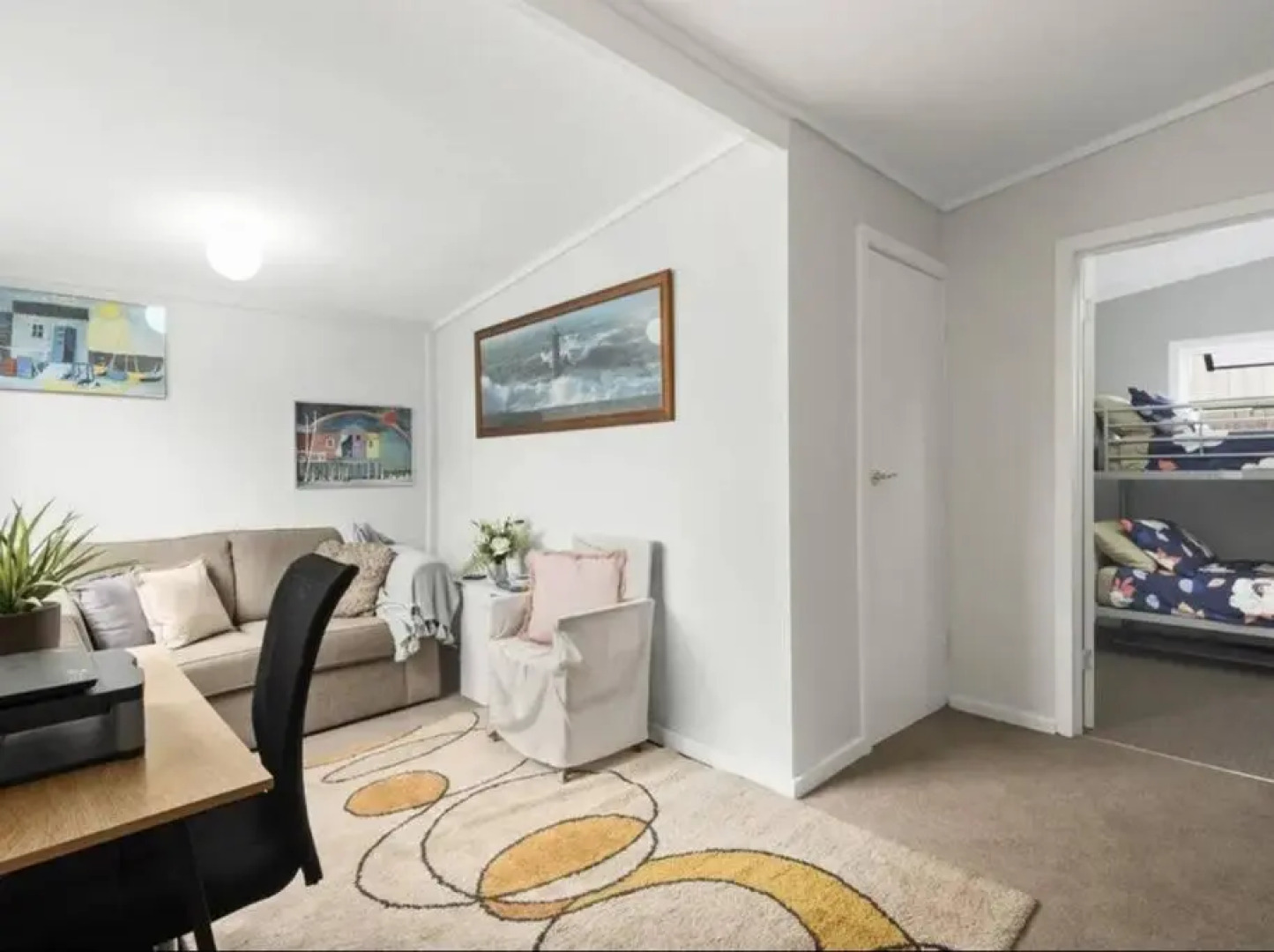 Chill at our Igloo cottage - 100m stroll to beach