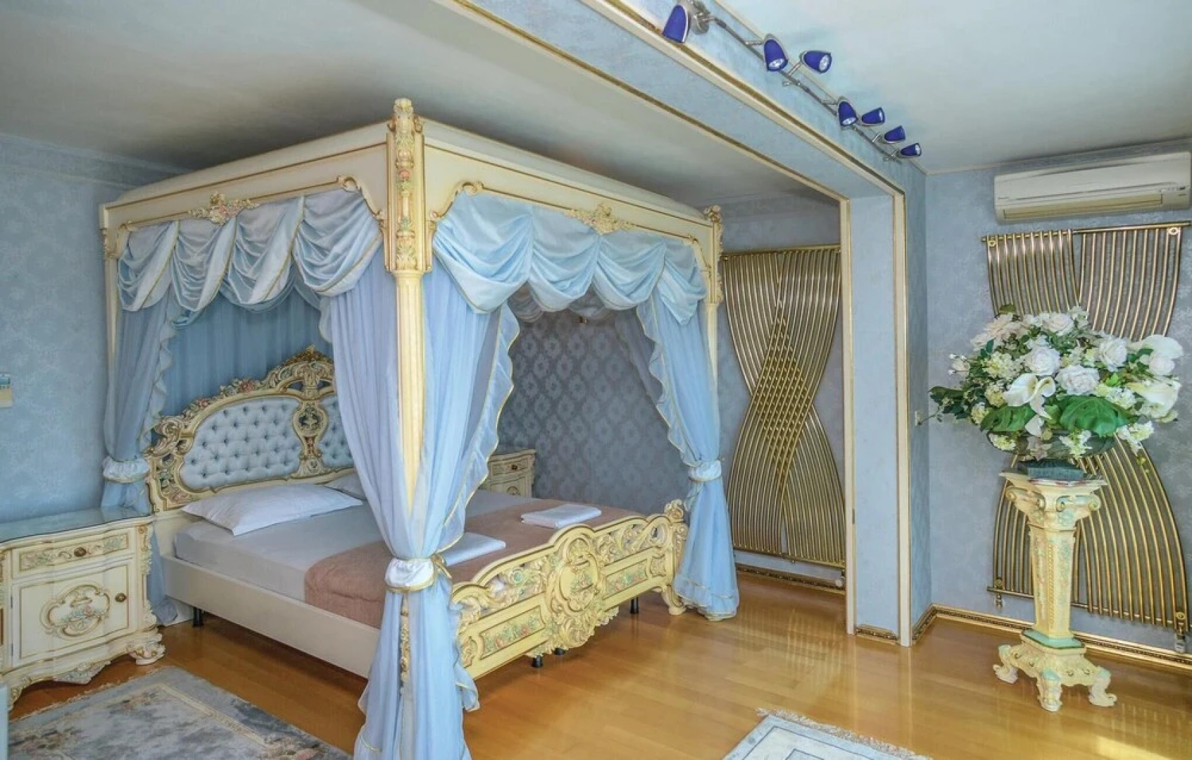 Stunning Home in Makarska with Hot Tub, Sauna & 9 Bedrooms