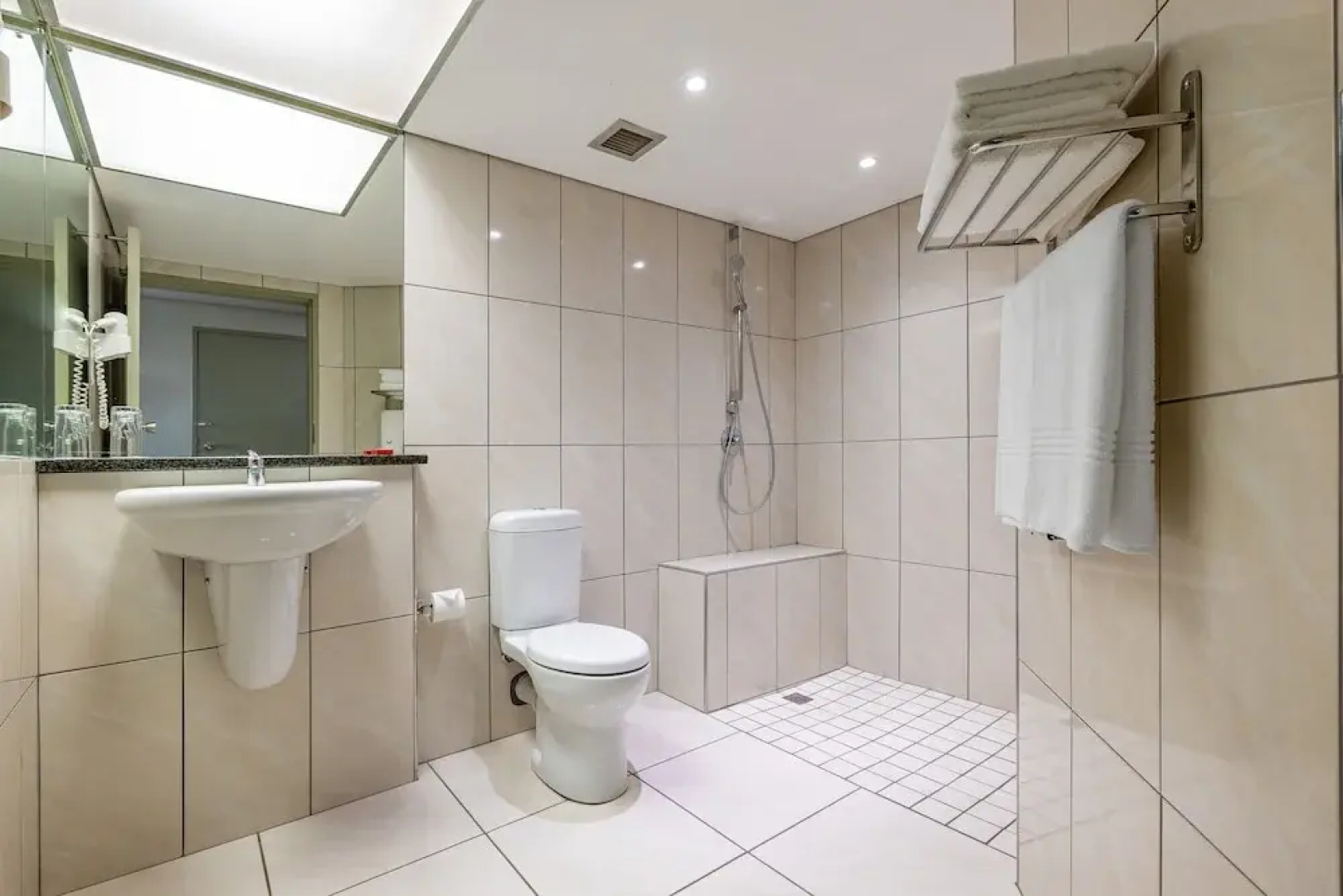 African Sky Hotels - Harrismith Inn