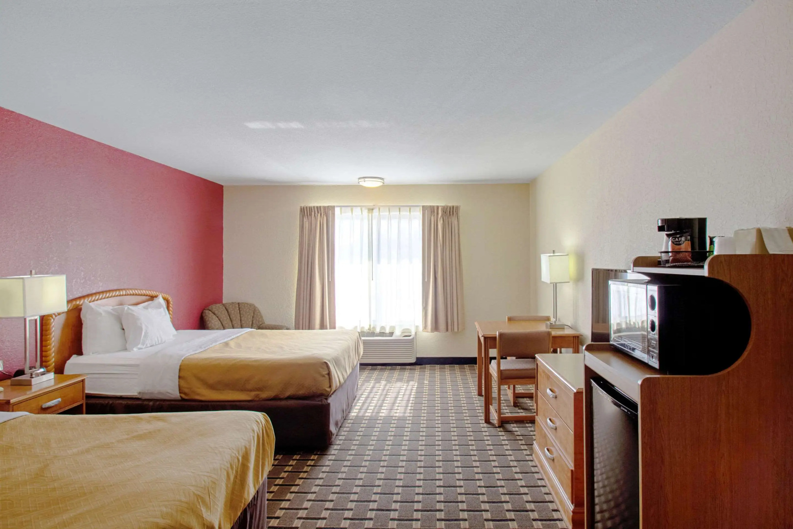 Econo Lodge Inn & Suites Wisconsin Dells
