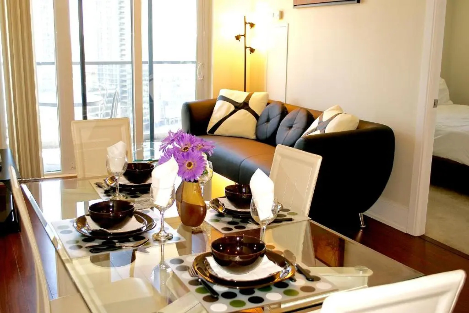 Royal Stays Furnished Apartments - Square One