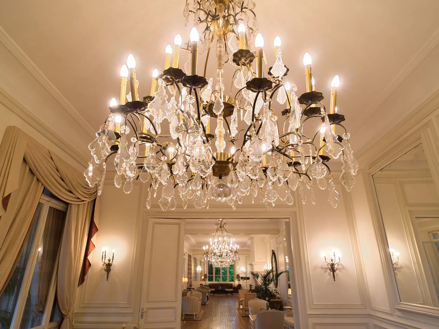 Pavillon Henri IV Hotel Restaurant Gastronomique Terrasse