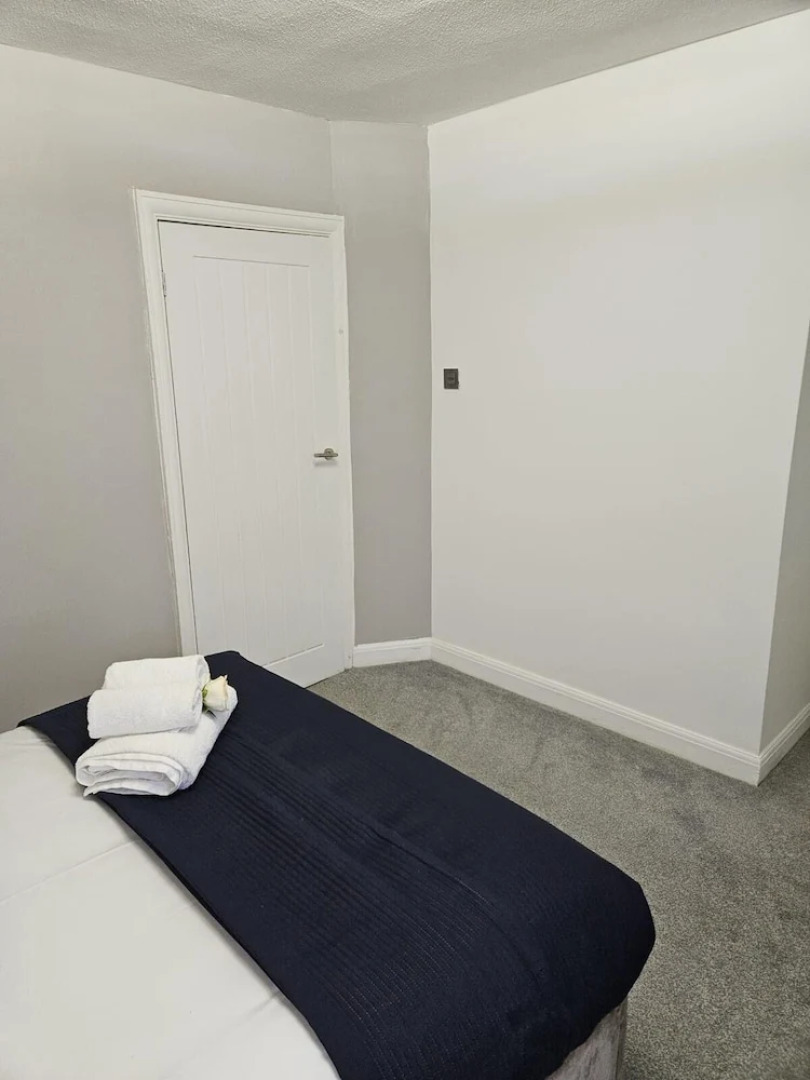 Manchester 2-bed House, Sleeps 4, 20 Min to Centre