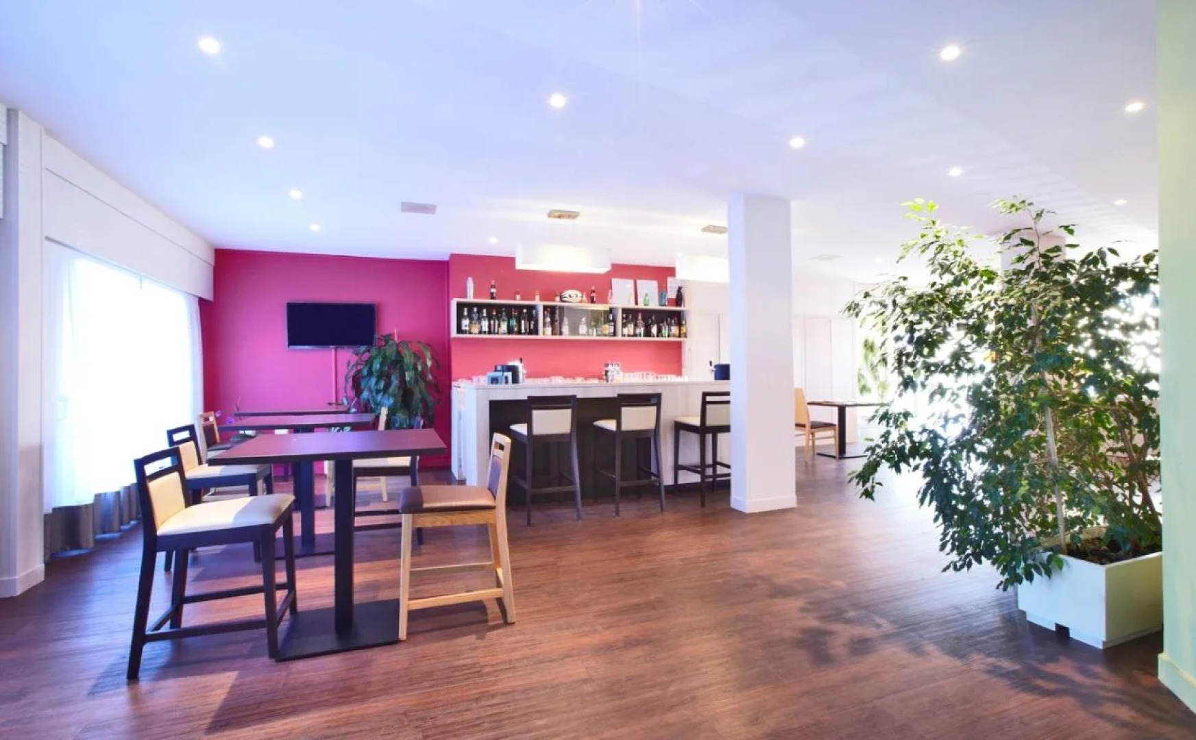 Kyriad Bourg En Bresse