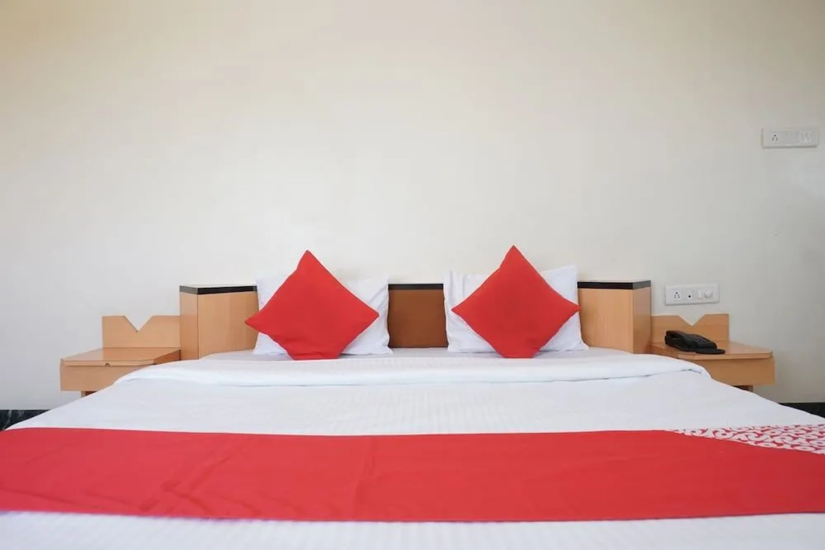 OYO 24487 Hotel Raj Regency