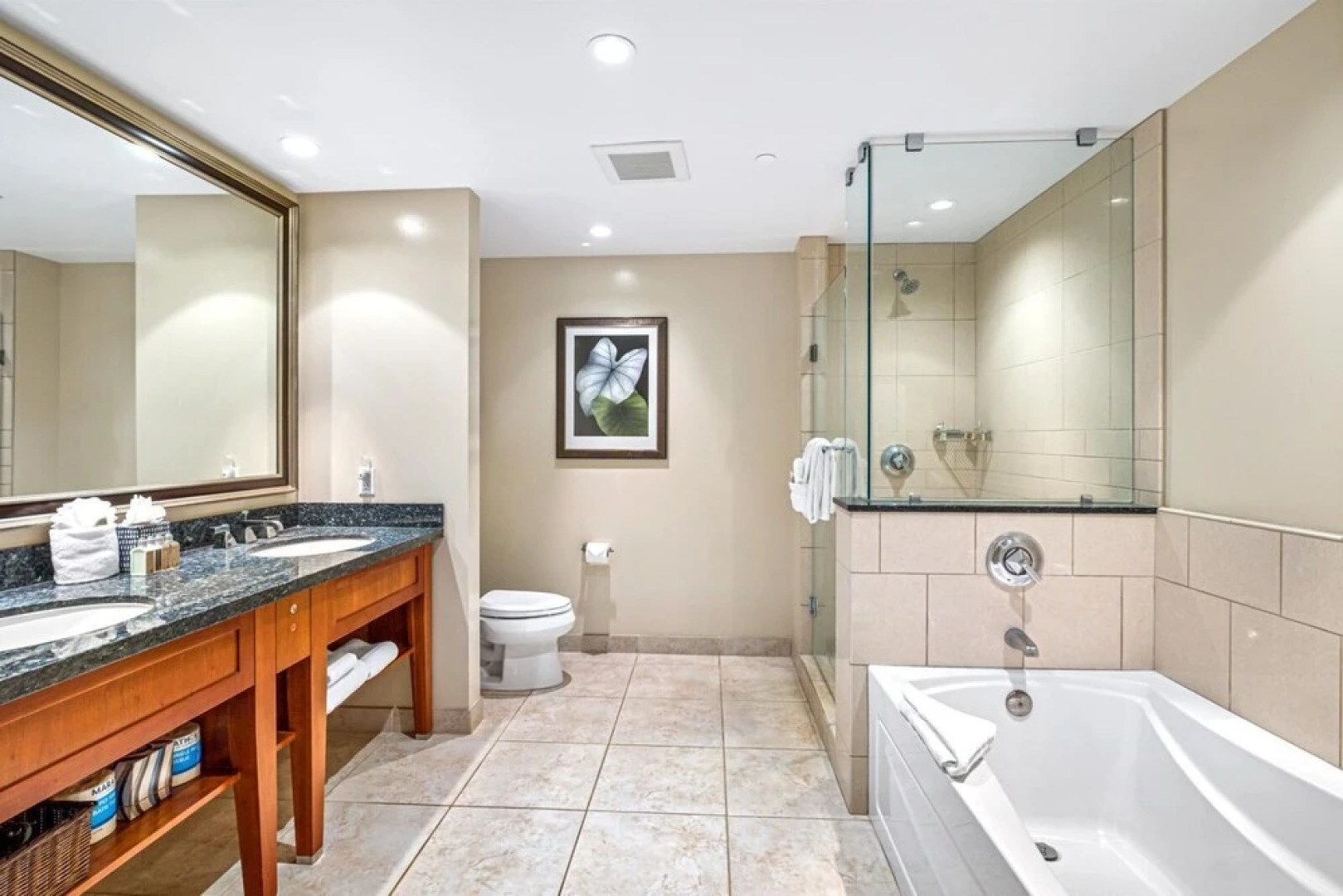 K B M Resorts- Hkk-306 Chic 2bd, Upgraded, Steps Away From Resort Pools, Beach and Spa!