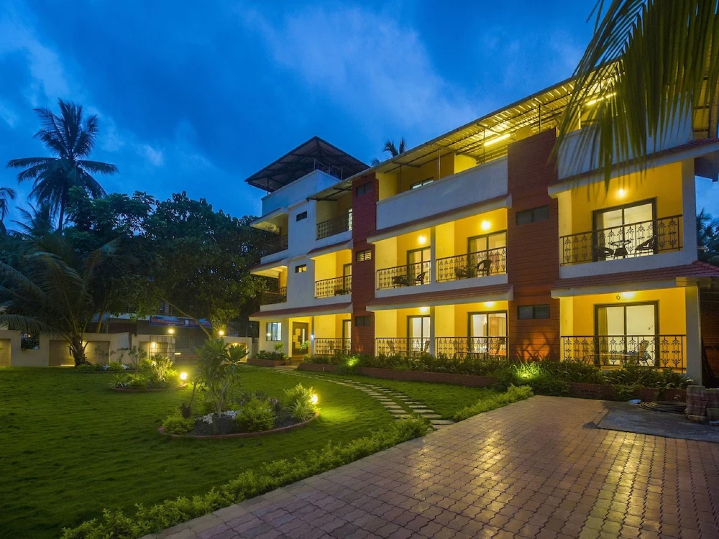 OYO 15553 Evergreen Holiday Home