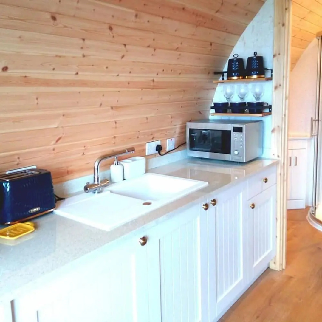 Forester's Retreat Glamping - Cambrian Mountains