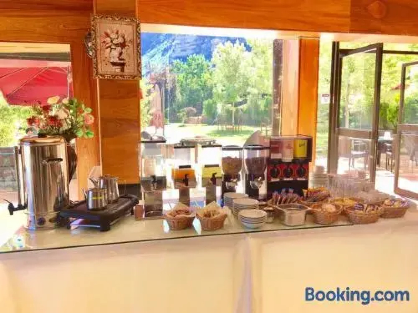 Master's Hotel - Ehden