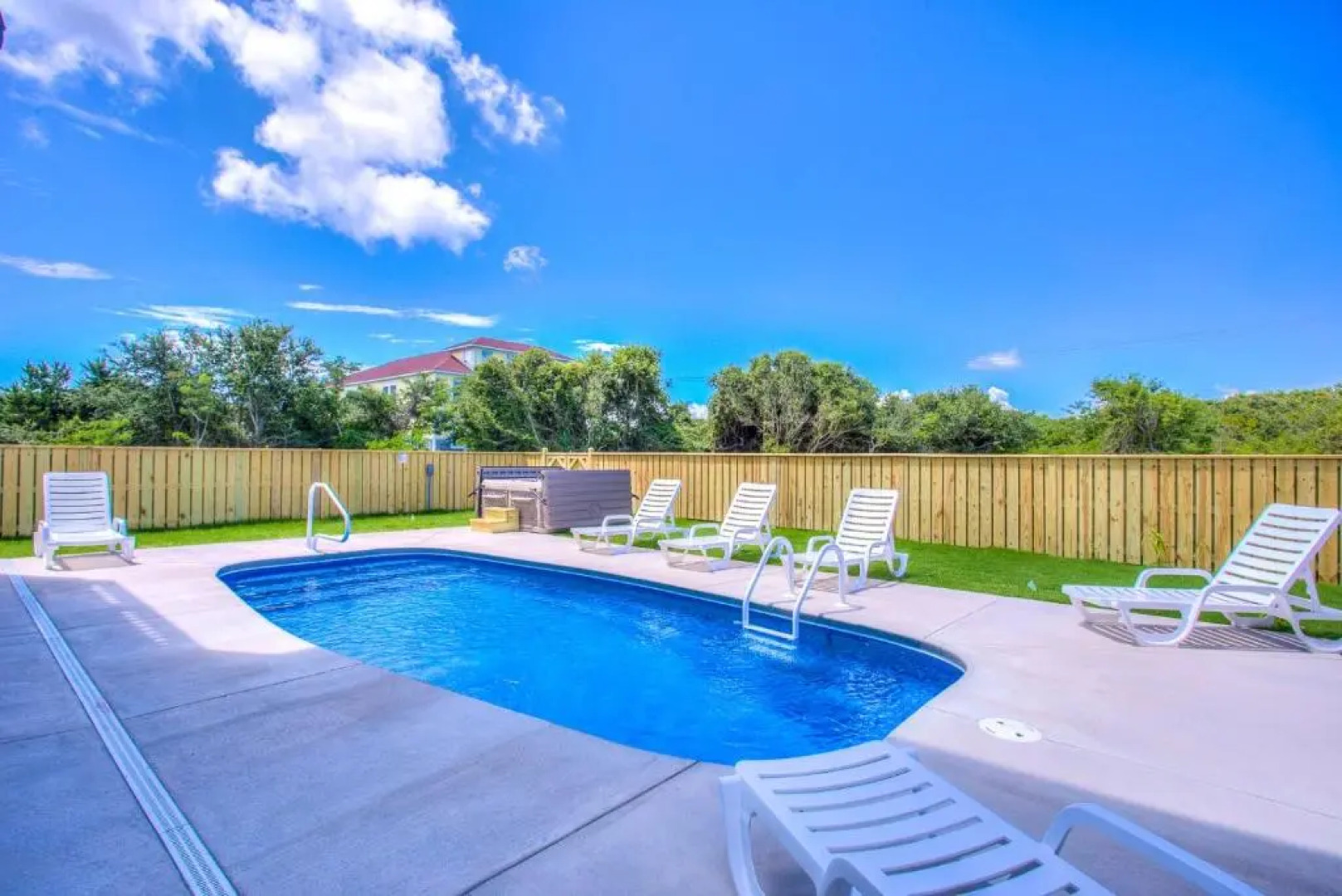 4056 - Tight Lines & Tan Lines