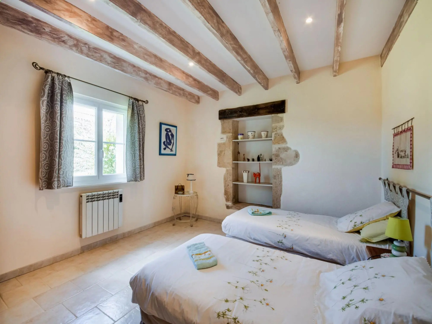 Tranquil Home in Saint-Martin-de-Gurson, 15min from Saint Emilion's vineyard
