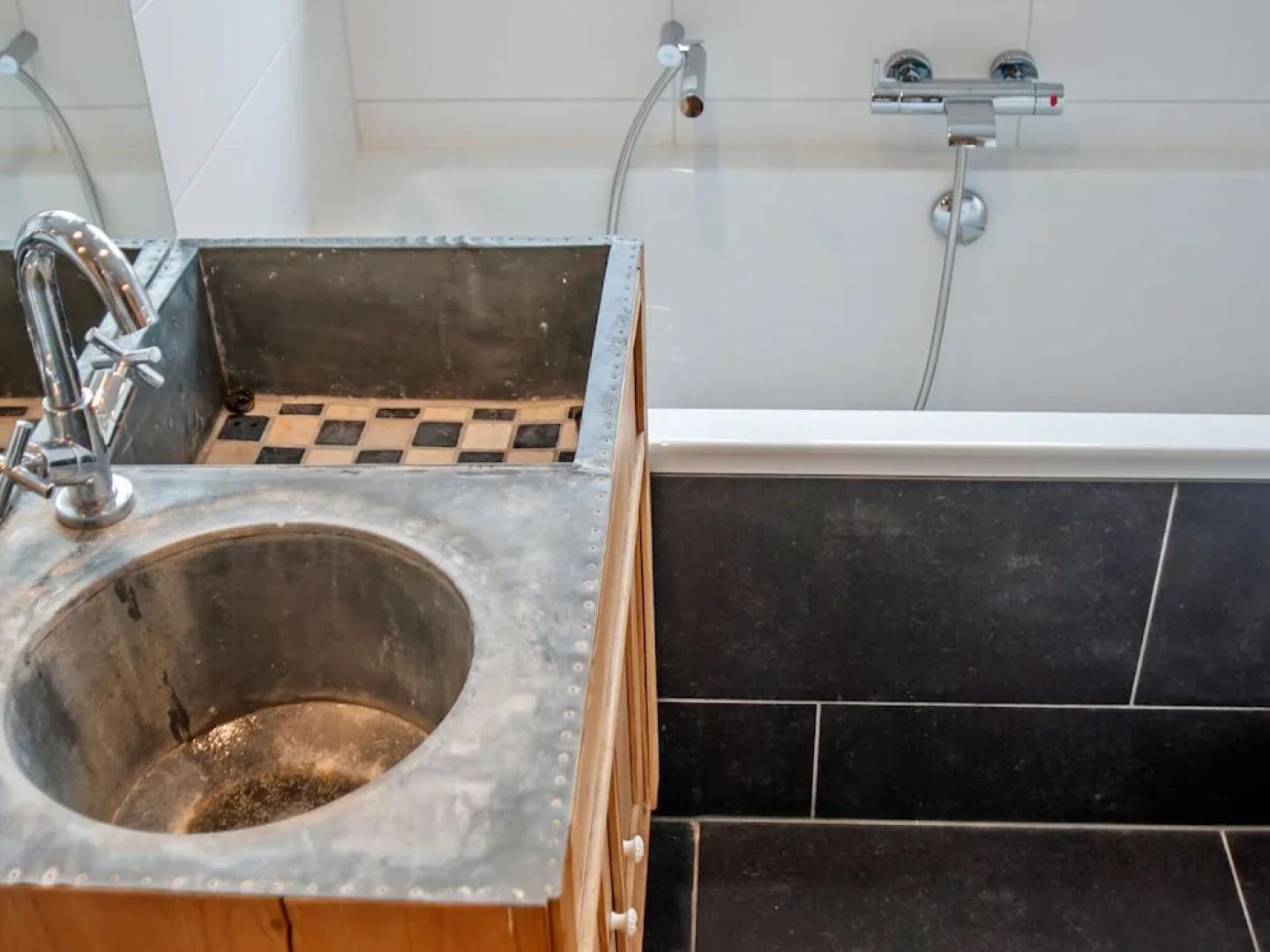 Simplictic Holiday Home in Emmen near Forest