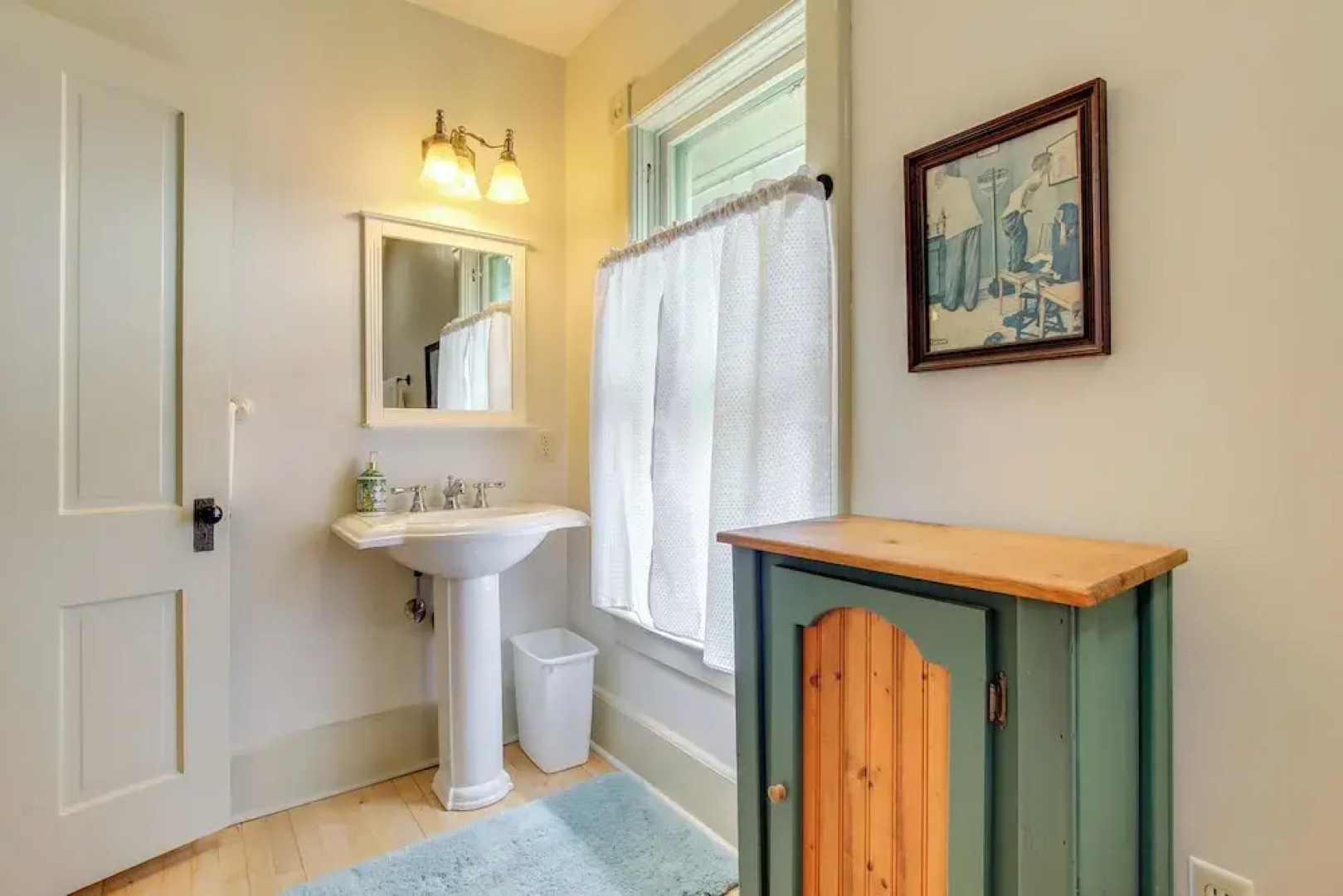 Cozy Elkhart Lake Apartment: Walk to Town & Dining