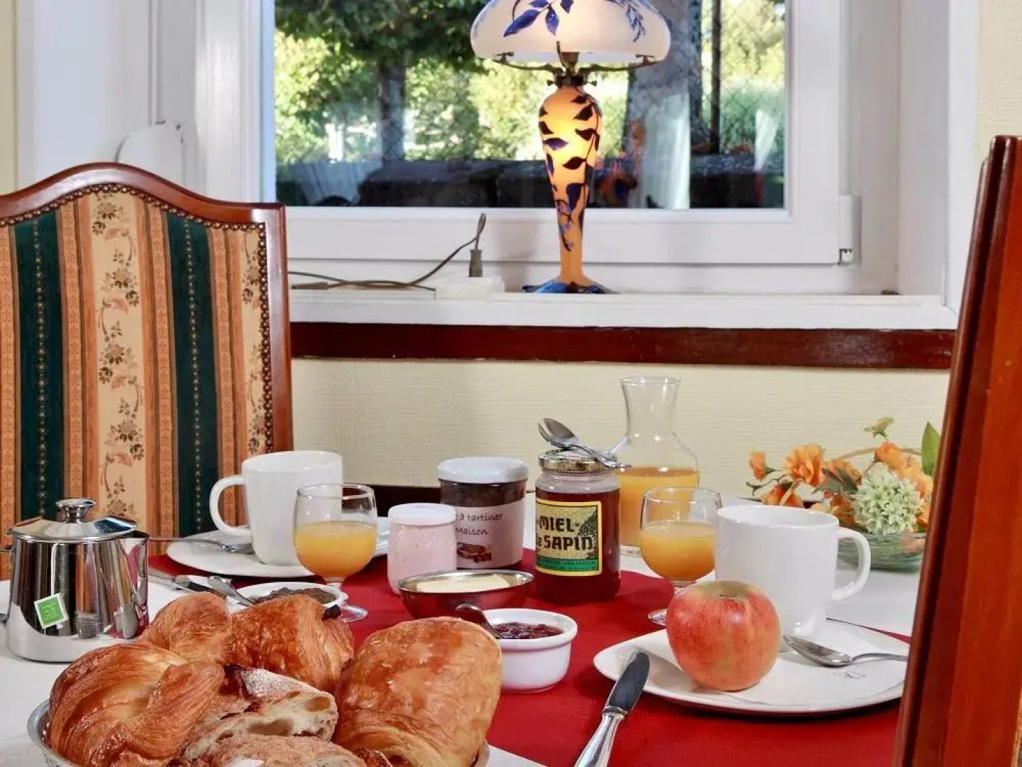 Logis Hôtel & Restaurant des Lacs