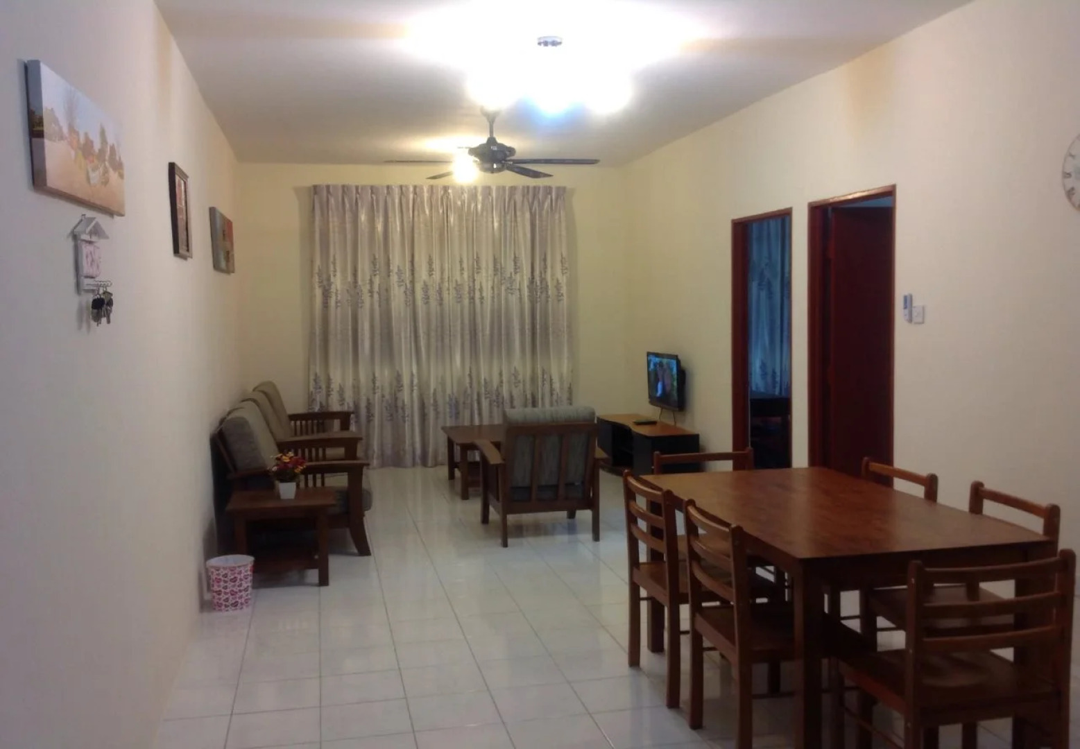 KK Holiday Suites Apartment