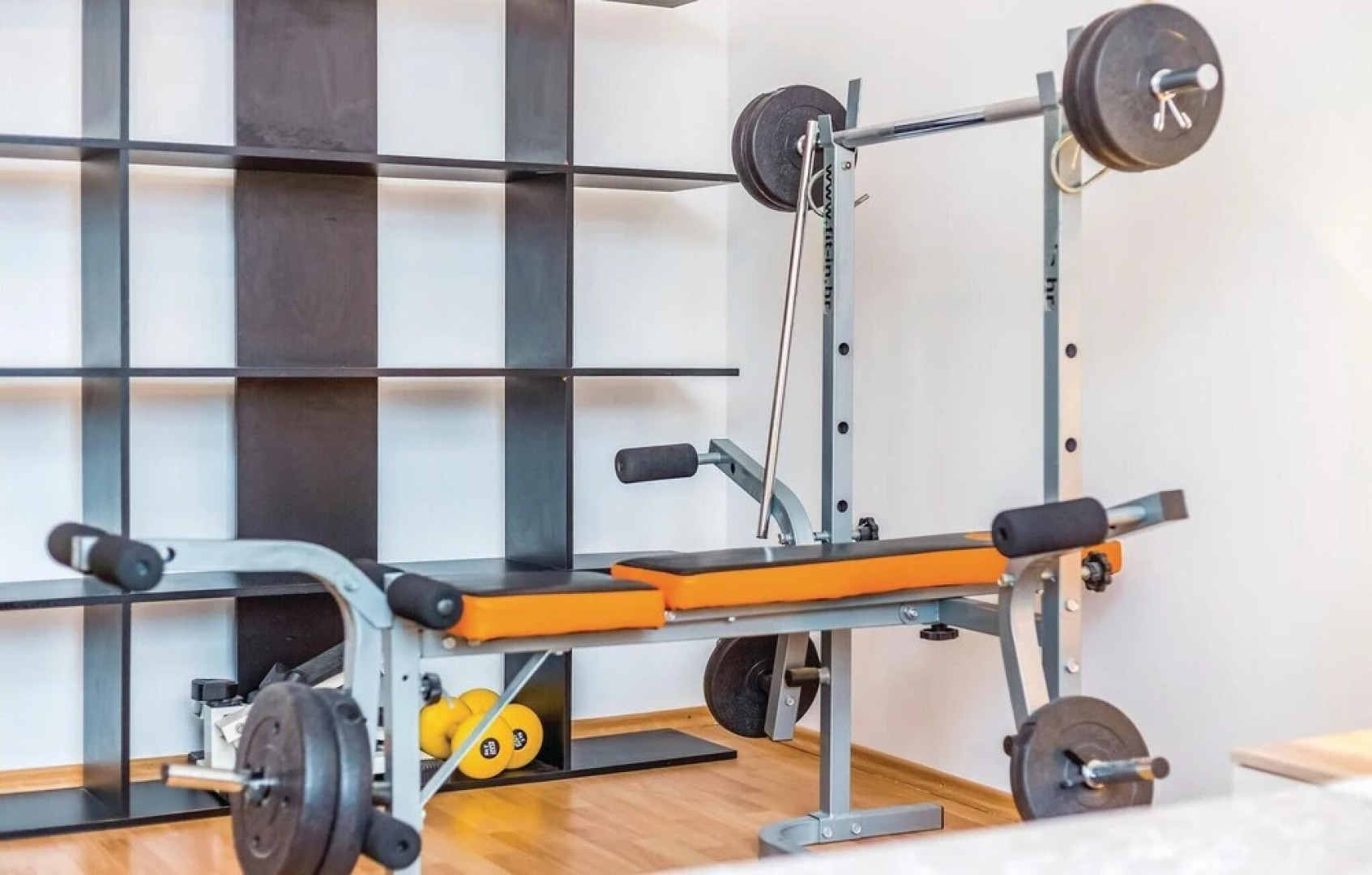 Amazing Home in Mundanije With Wifi and 3 Bedrooms