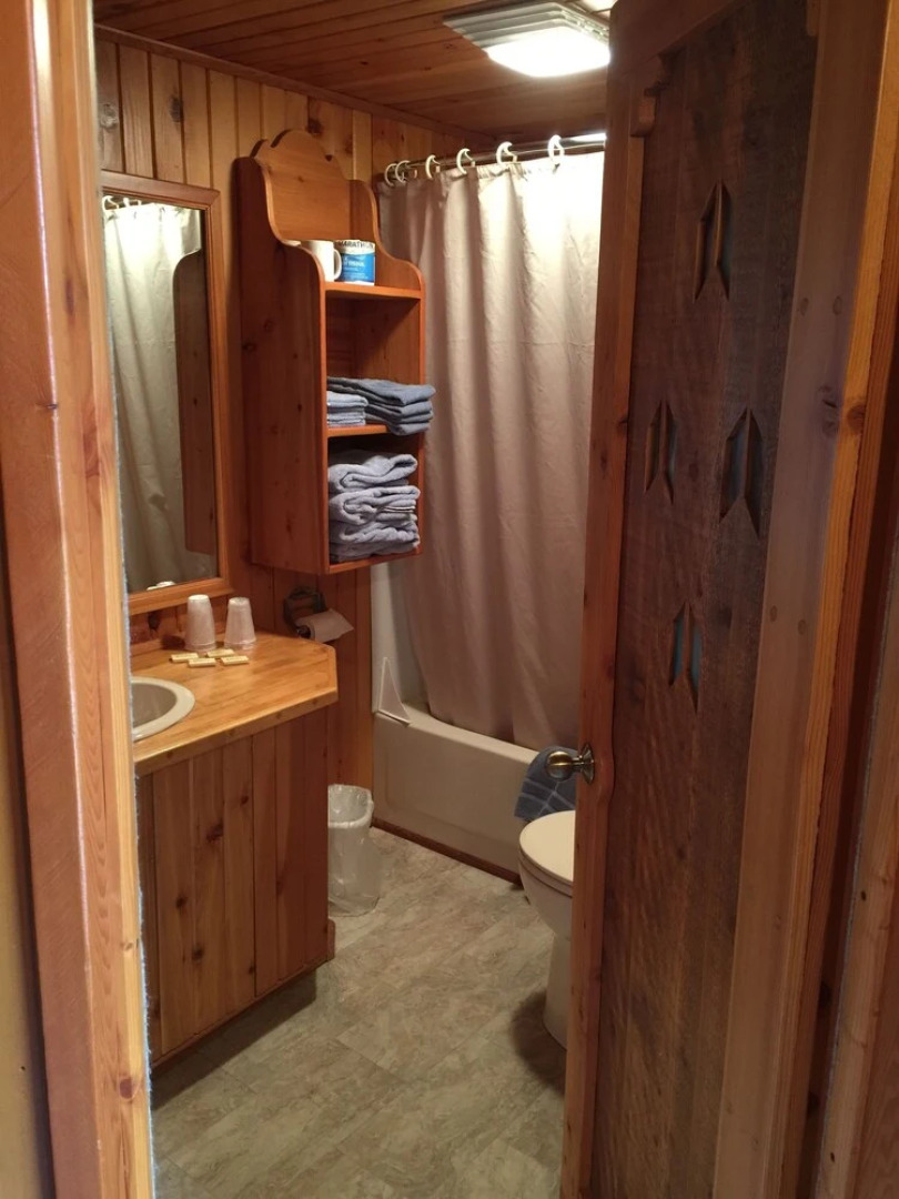 Whistling Swan Motel