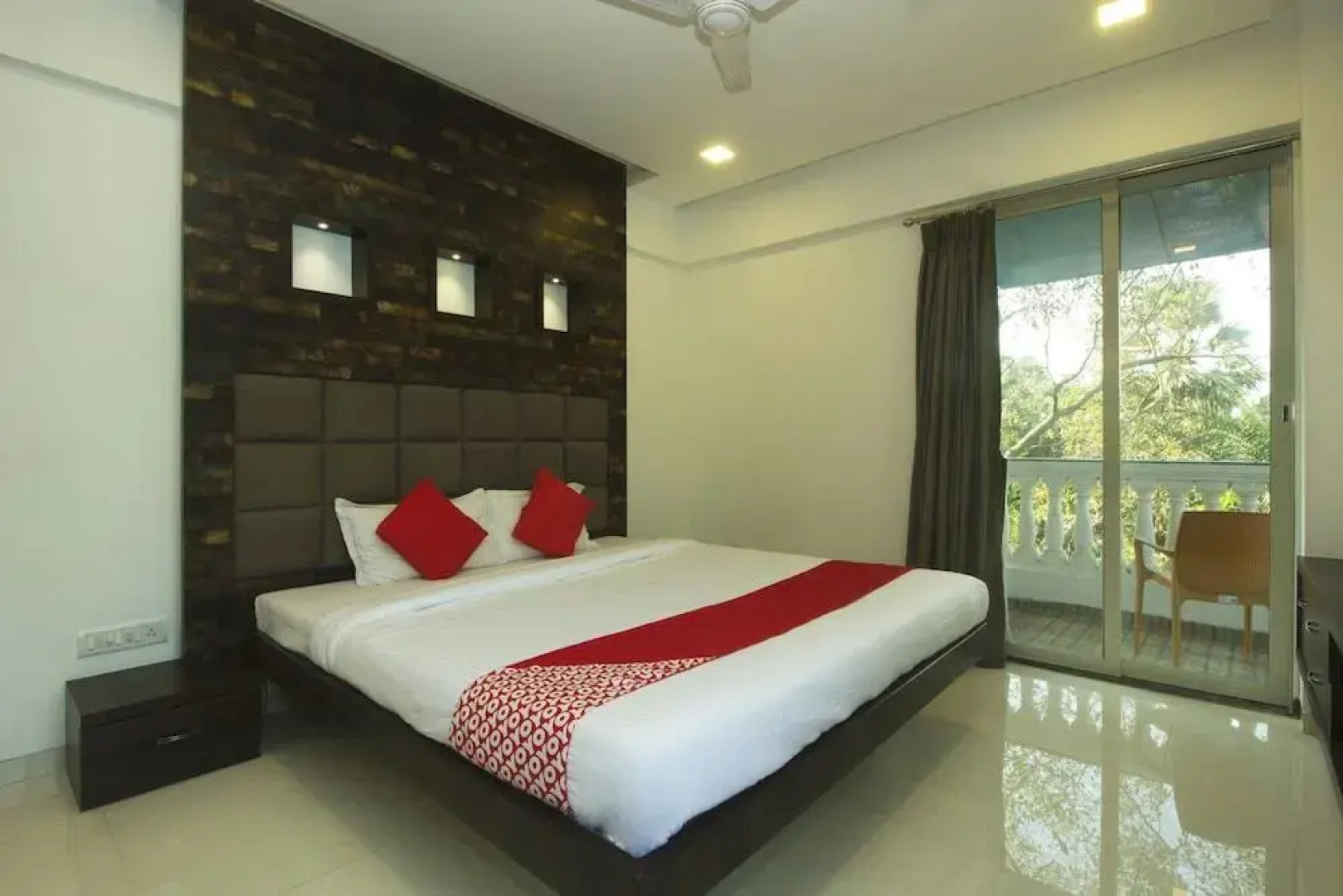 Blue Roof Sea Side By OYO Rooms