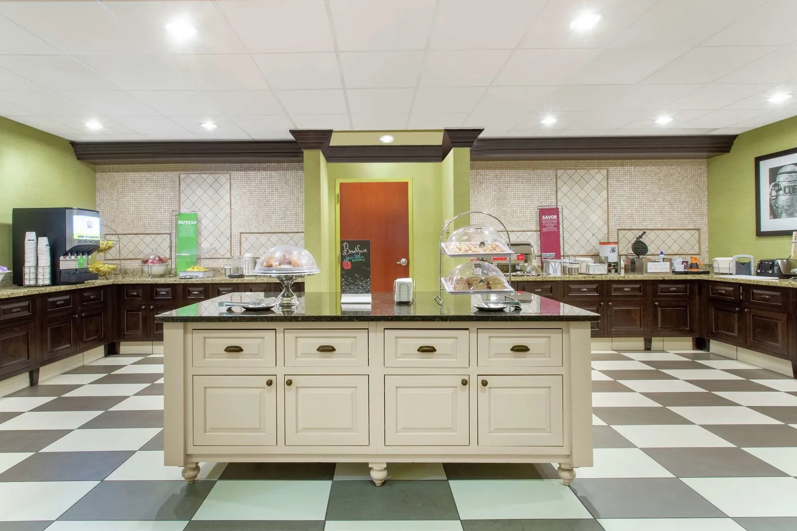 Hampton Inn & Suites Albany Airport