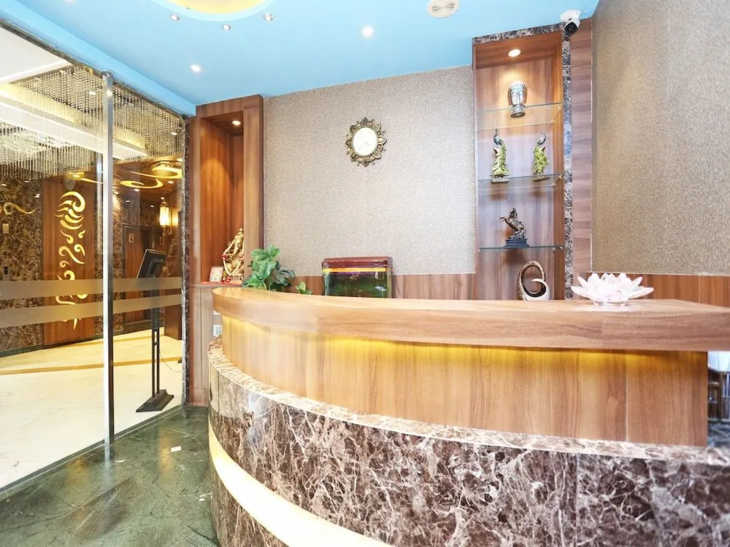 Vaccinated Staff- Capital O 3844 Hotel Kd Palace